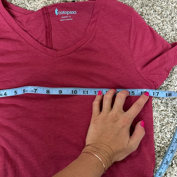 Cotopaxi Paseo Travel T shirt Raspberry Pink Red size XSmall - Picture 10 of 10